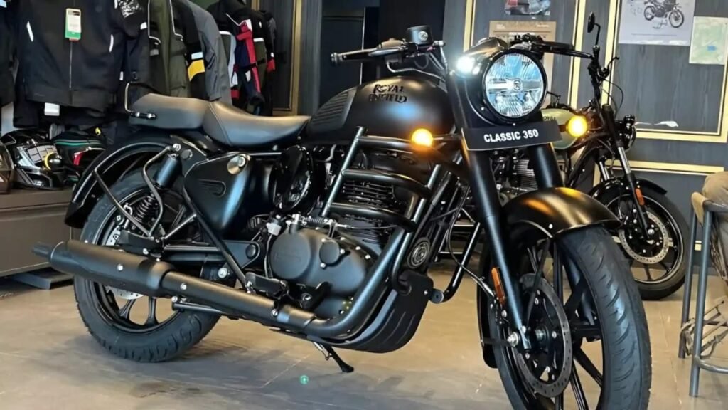 Royal Enfield Classic 350 Bullet Price – 349cc J-Series Engine, Dual Channel ABS & Timeless Retro Cruiser Design at ₹1.03 Lakh!